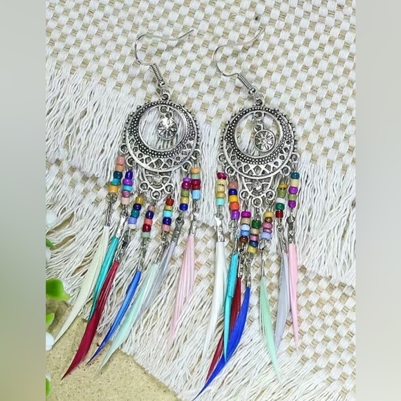 NEW INVENTORY Stunning Boho Feather Earrings​​ - Picture 4 of 5